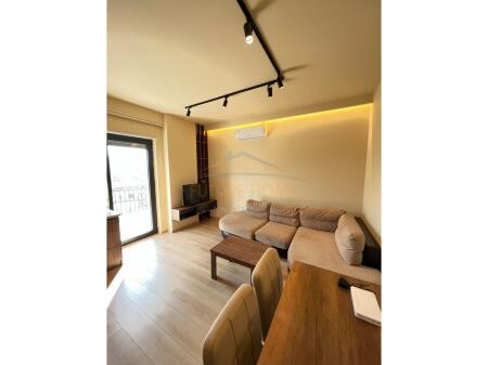 Affitto, Appartamento 1+1+Posto Auto, Residenza Mozart, Tirana.