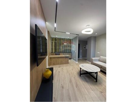 QIRA ZYRE TEK LAKE VIEW RESIDENCE !
