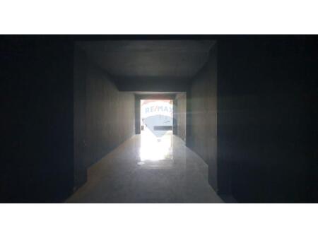 Ambient komercial per qira ne Bllok 222m2
