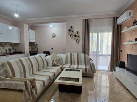 Jepet Apartament Me Qera , Ne Vlore