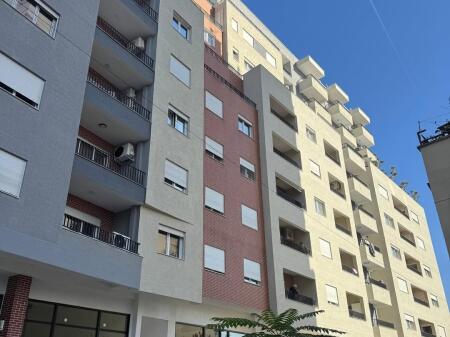 Pazari i Ri Apartment 3+1 for Offices