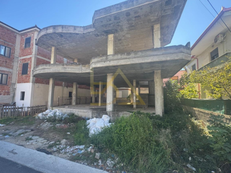 Vilë për Shitje – Durrës, Ish-Këneta