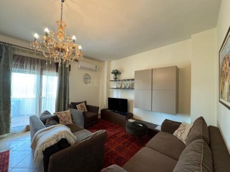 JEPET ME QERA APARTAMENT 1+1 NE QENDER TIRANE ME PAMJE NGA SHESHI SKENDERBEU