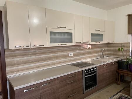 APARTAMENT 2+1 ME QIRA RRUGA ELBASANIT