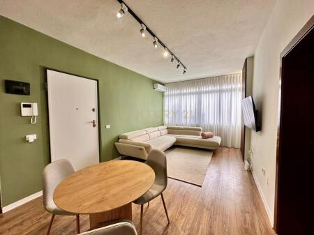 Apartament për qira 2+1 në Rrugën e Durrësit