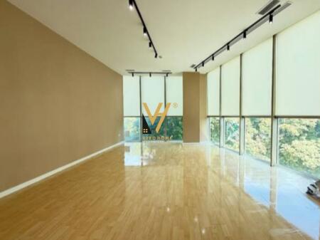 JEPET ZYRE 54 M2 ME QIRA TE MYSLYM SHYRI 1.200 EURO