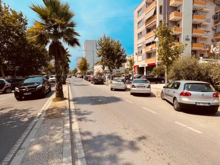 Shitet garsoniere ne Plazh,Durres