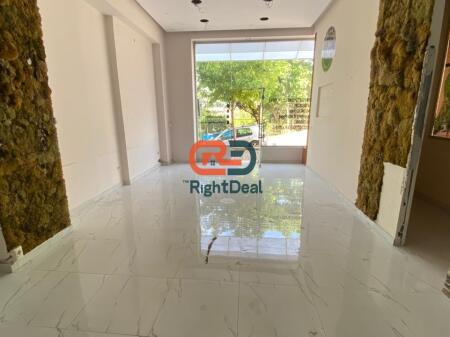 Tek Kopshti Botanik, Jepet Me Qira Dyqan Ideal Per Investim!!