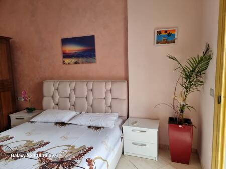 Jepet Apartament Me Qera , Ne Vlore