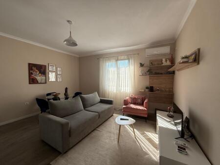 Apartament 1+1, Garda e Republikes!