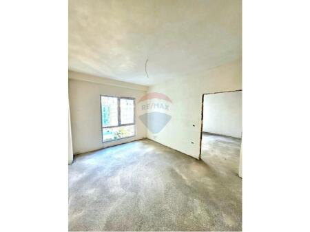 SHITET APARTAMENT 1+1 PRANË SPITALIT AMERIKAN 2 !