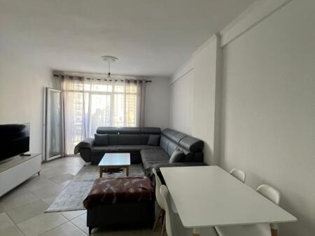 Jepet me qira apartament 2+1+2 në fushën e Aviacionit – Tiranë