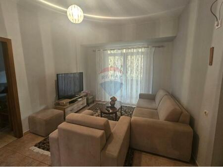 Apartament 2+1 per qira tek Rruga e Durresit!