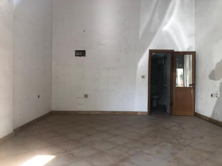 NEGOZIO IN VENDITA PRESSO LA PROCURA 130.000 EURO