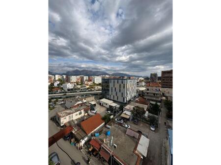 Me qira, Apartament 2+1, Unaza e Re.