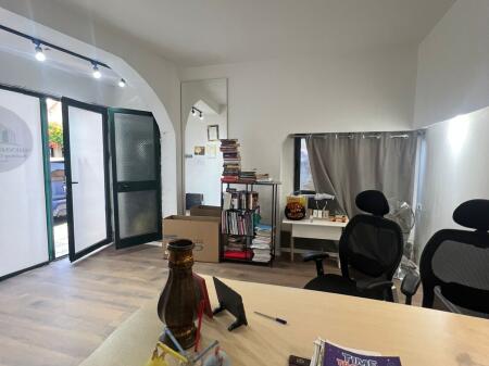 Zyre per qira tek Kristal Center