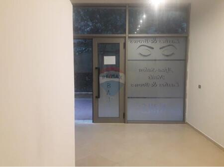 Ambient biznesi per qira tek Tower Bridge