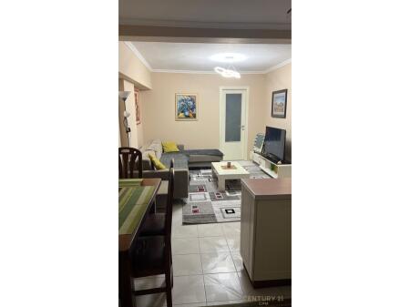 TE KAFE FLORA JAPIM APARTAMENT 2+1 ME QIRA