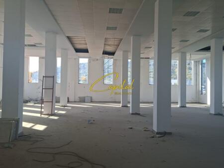 MAGAZINE ME QERA 800 M2 AUTOSTRADA TR-DR 2000 EURO