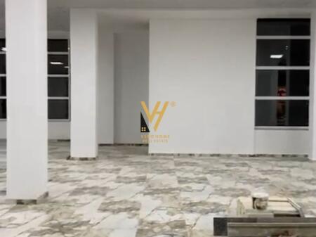 JEPET AMBIENT BIZNESI 670 M2 ME QERA TE FRESKU 5.000 EURO