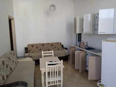 Shtepi me qera tek Kodra e Diellit (260 euro)
