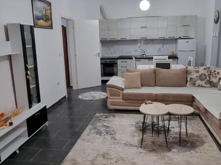Jepet me qera  Apartament 1+1 Fresk Pran Kompleksit Tom Doshi