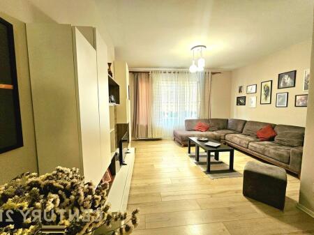 OFROHET APARTAMENT 2+1PER QIRA PRANE KOPSHTIT ZOOLOGJIK