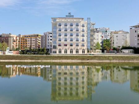 APARTAMENT 1+1 PER SHITJE TEK HOTEL RADISON