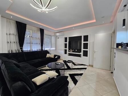 Jepet Super Apartament 2+1+P me qera Liqeni Thate !