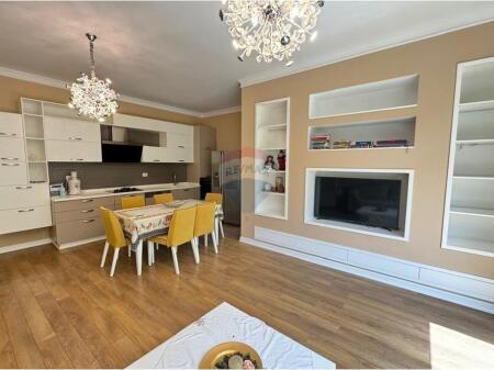 Apartament 2+1+Post Parkimi Tek Liqeni i Thate!