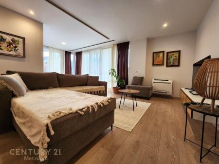 Apartament 3+1+2 tualete per qera Kopshti Botanik!