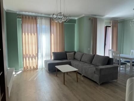 Jepet super apartament 2+1+2+parkim me qera ne Myslym Shyr