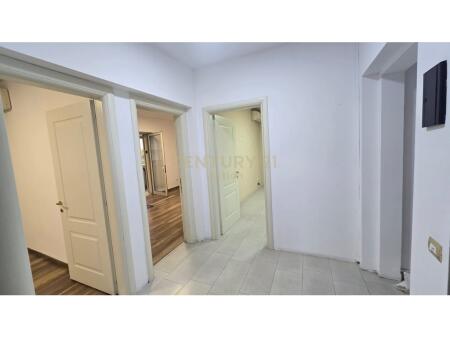 APARTAMENT 2+1 PER QIRA!