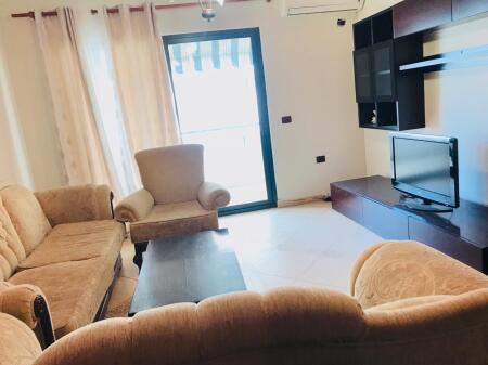 For rent apartment 3+1+3 at Komuna e Parisit