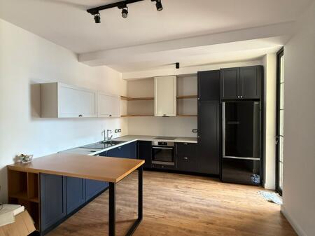 🏢Komuna Parisit prane Eco Market jepet me qera ambient per zyra,2+1+2, pjeserisht i mobiluar  1,000  €uro(Neto)