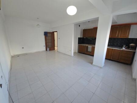 SHITET SUPER APARTAMENT 2+1 TEK ZONA E VALA PARK DURRES