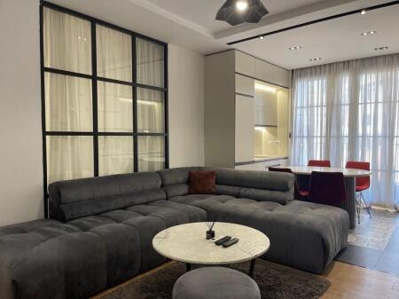 Jepet me Qira Apartament 2+1 650 € /Muaj