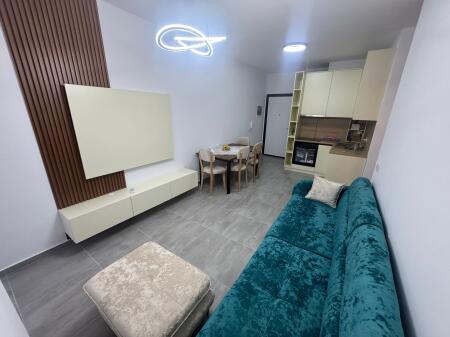 Apartment 1+1 for rent  📍 Mine Peza Street, Tirana * Area: 65 m² * Layout: 1 bedroom + 1 living room + balcony * New modern furniture * Equipped with 2 air conditioners * New residence, year of construction 2025 * Offered for long term, suitable for a serious couple  💶 Price: 650€ / month