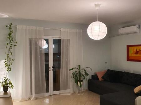 Jepet apartament 1+1 me qera tek shkolla mihal grameno