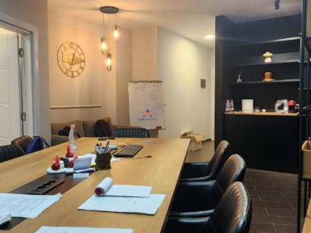 UFFICIO IN AFFITTO 108M2 "RRUGA SAMI FRASHERI, LIQENI I TIRANES" 800 EURO