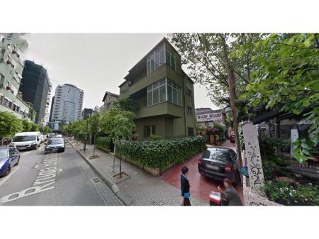 Ambiente 2+1+2 per ufficio, Via Brigata 8, Blocco 1.500 € /Mese