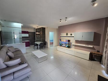 APARTAMENT ME QERA, PAZARI I RI