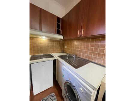 Jepet Garsoniere Me Qira në rrugen Gjon Mili, Frigoriferi, Tiranë -