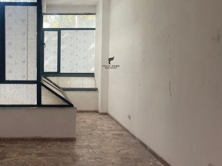 ZYRE ME QERA 50 M2 ISH EKSPOZITA 1000 EURO