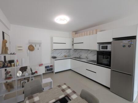 2+1 apartment for sale in Lungomare Vlore