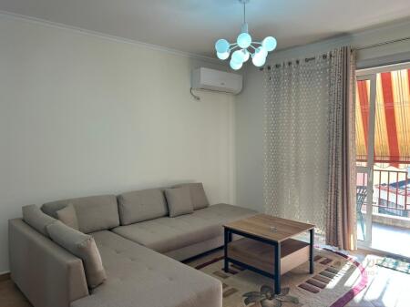 APARTAMENT 2+1+2 ME QERA PRANË RRUGËS SË KAVAJËS.