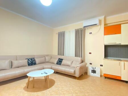Jepet Apartament Me Qera , Ne Vlore