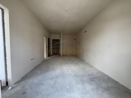 Shitet, Apartament 1+1, Dogana, Tirane.
