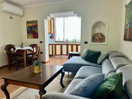 Jepet me qera apartament 1+1, 📍 Myslym Shyri rruge kryesore , Kati 3 Cmimi 550