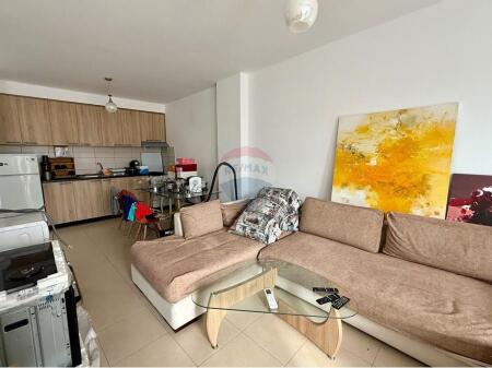 Shitet apartament 1+1 tek Kompleksi AnnA